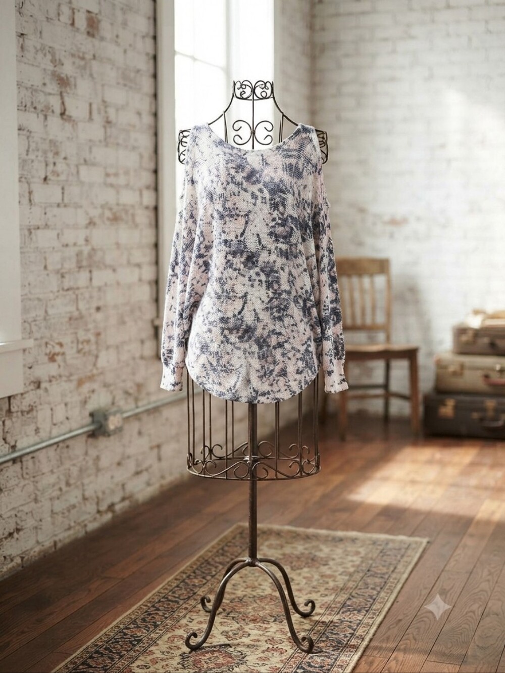 Cold-Shoulder Floral Print Tunic Sweater - Blue and White